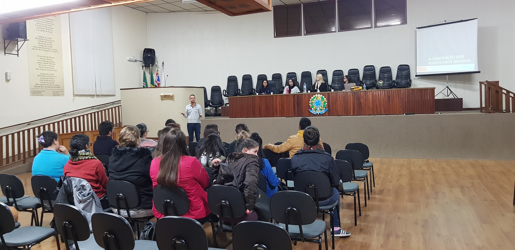 MESA-REDONDA LÍNGUA LITERATURA E ENSINO.jpg